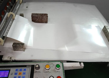 Abgetrennter weißer HAUSTIER Film-hoher Oberflächenkorona-Wert bei der guten Temperatur-Toleranz